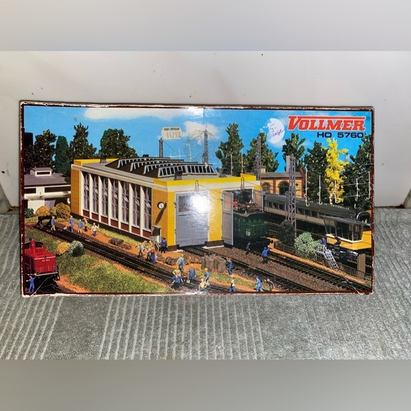 Vollmer HO Kit 5760 Road Shed for Electric or Locomotives